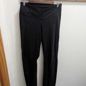 Old Navy Women's Active Powerchill Go-Dry Flare Leggings - XL